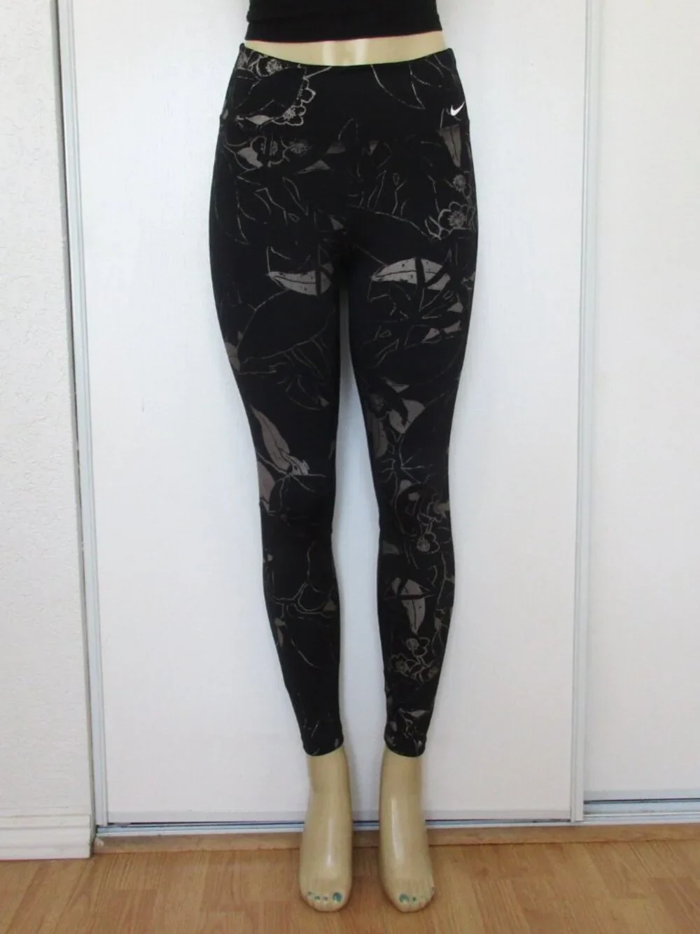 NIKE DRI Fit Leggings Size Large Black Floral Print